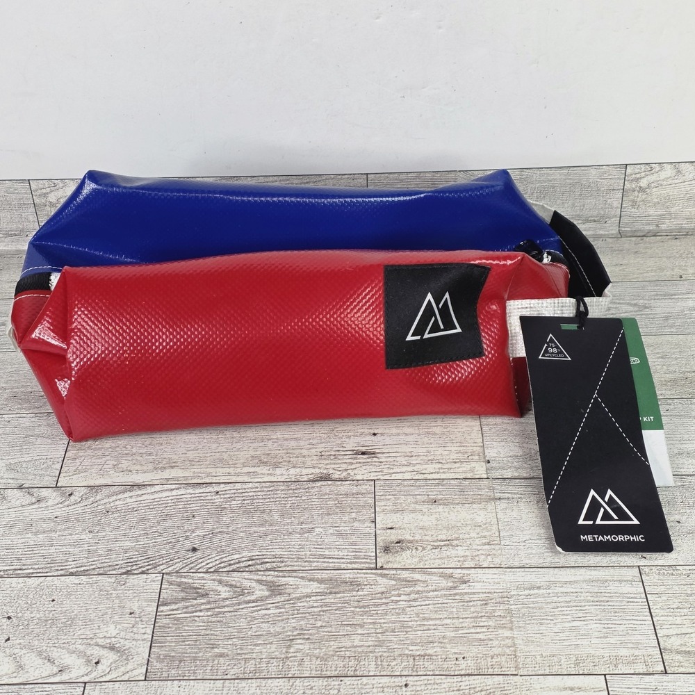 NWT MetamorphicGear Quartz Medium Dopp Kit Pouch Bag Upcycled Tarpaulin Red Blue